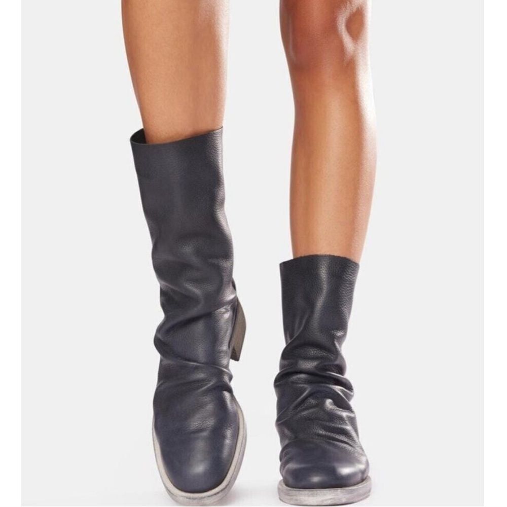 Free People Black Leather Combat Moto Boots Relaxed Shaft Slouchy sz 8 Boho Chic - Picture 4 of 16